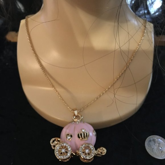 Pink Princess Carriage Necklace - New   Dr6 - Picture 2 of 3